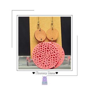 Vintage Inspired Dangle Earrings Classic Natural Wood NEW